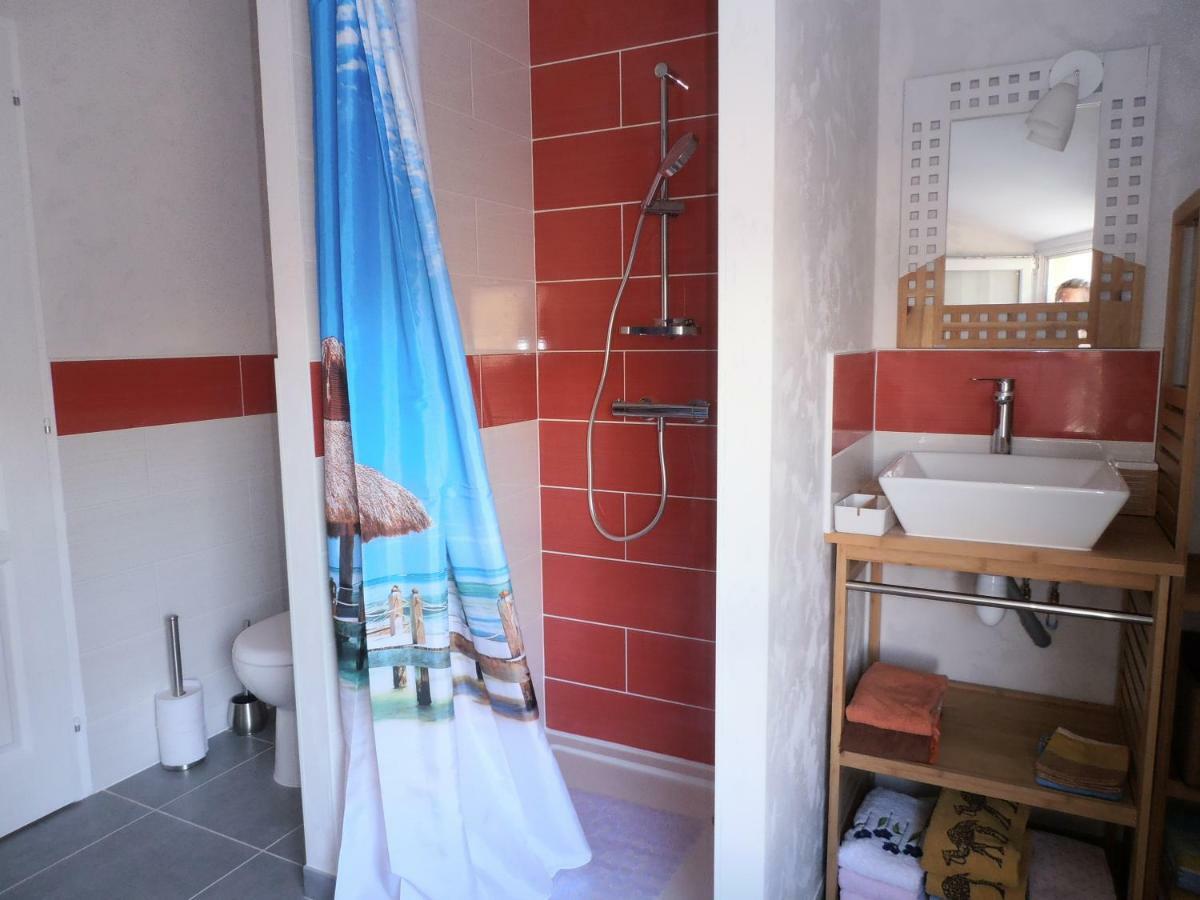 Jonzac-Gite-Lepuits Clion  Exteriör bild